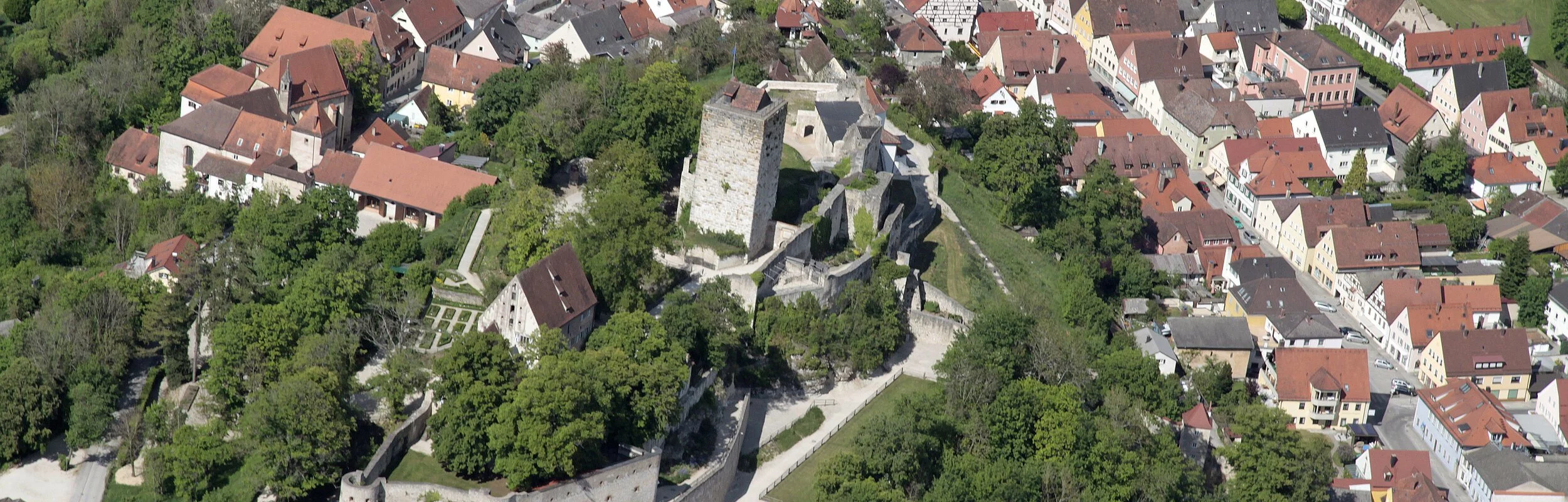 Luftaufnahme der Burg Pappenheim