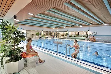 Hallenbad Gunzenhausen Schwimmerbecken im Hallenbad Gunzenhausen